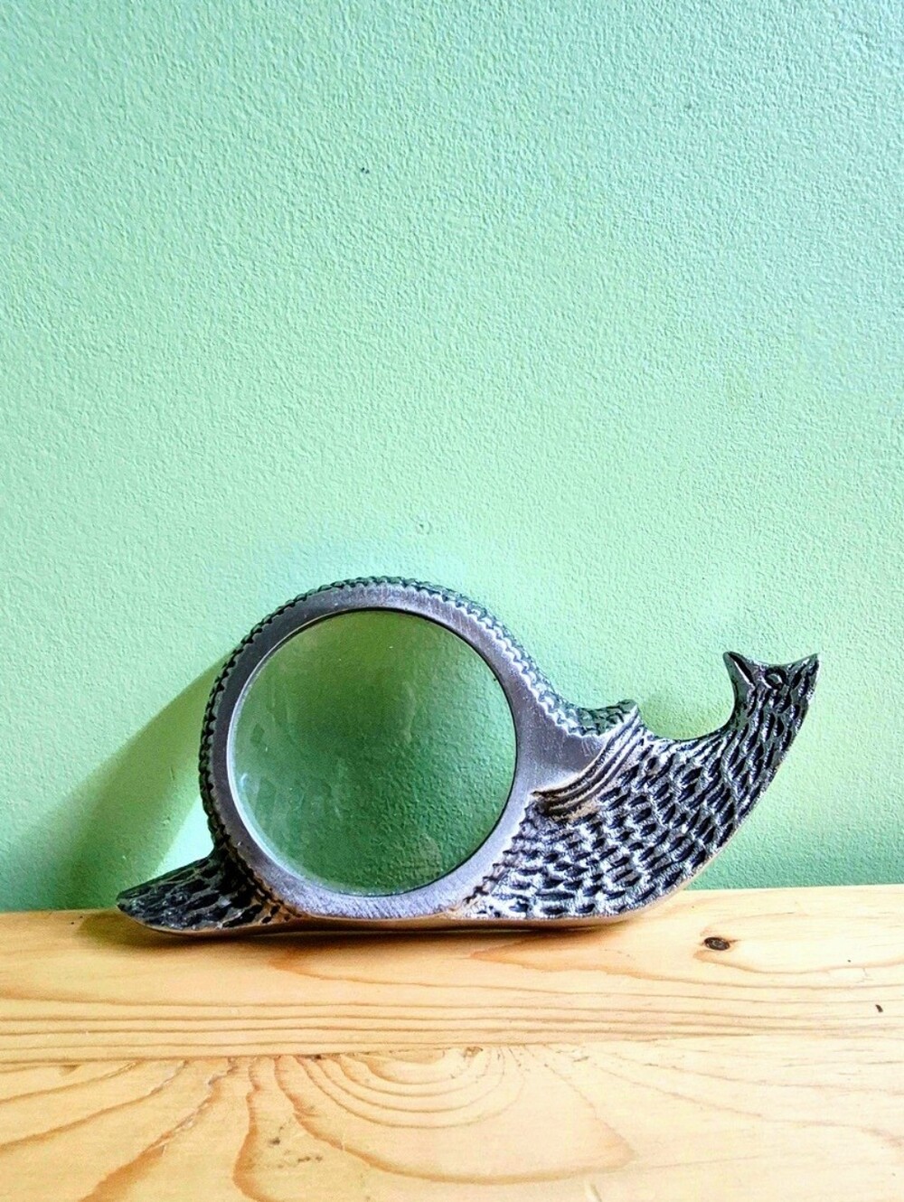 Vintage-Style Silver-Tone Snail Desk Top Magnifying Glass